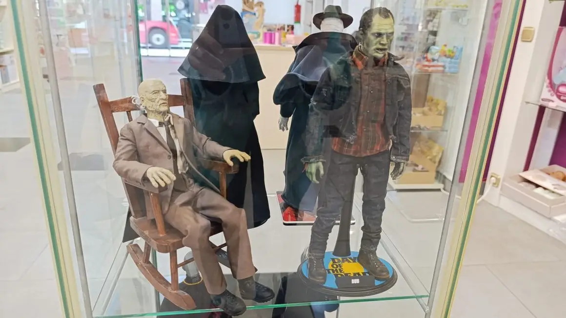 Obras del escultor Jorge Pérez expuestas en Mi tienda Nelybel de León.24