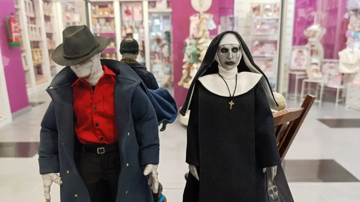 Obras del escultor Jorge Pérez expuestas en Mi tienda Nelybel de León.19