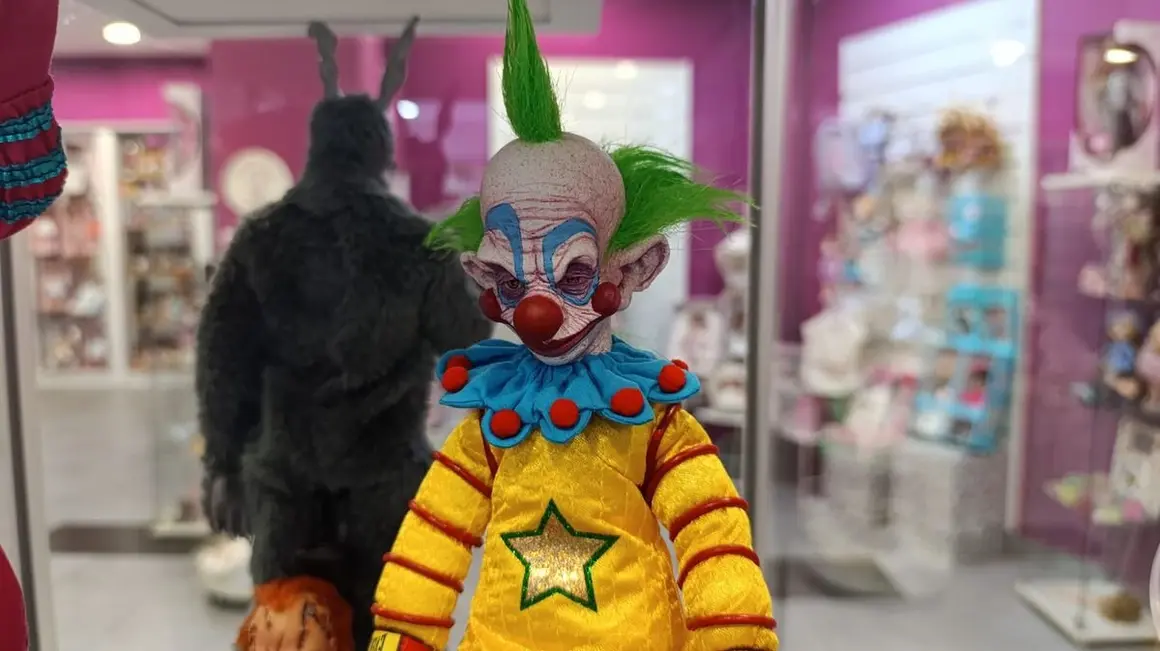 Obras del escultor Jorge Pérez expuestas en Mi tienda Nelybel de León.2
