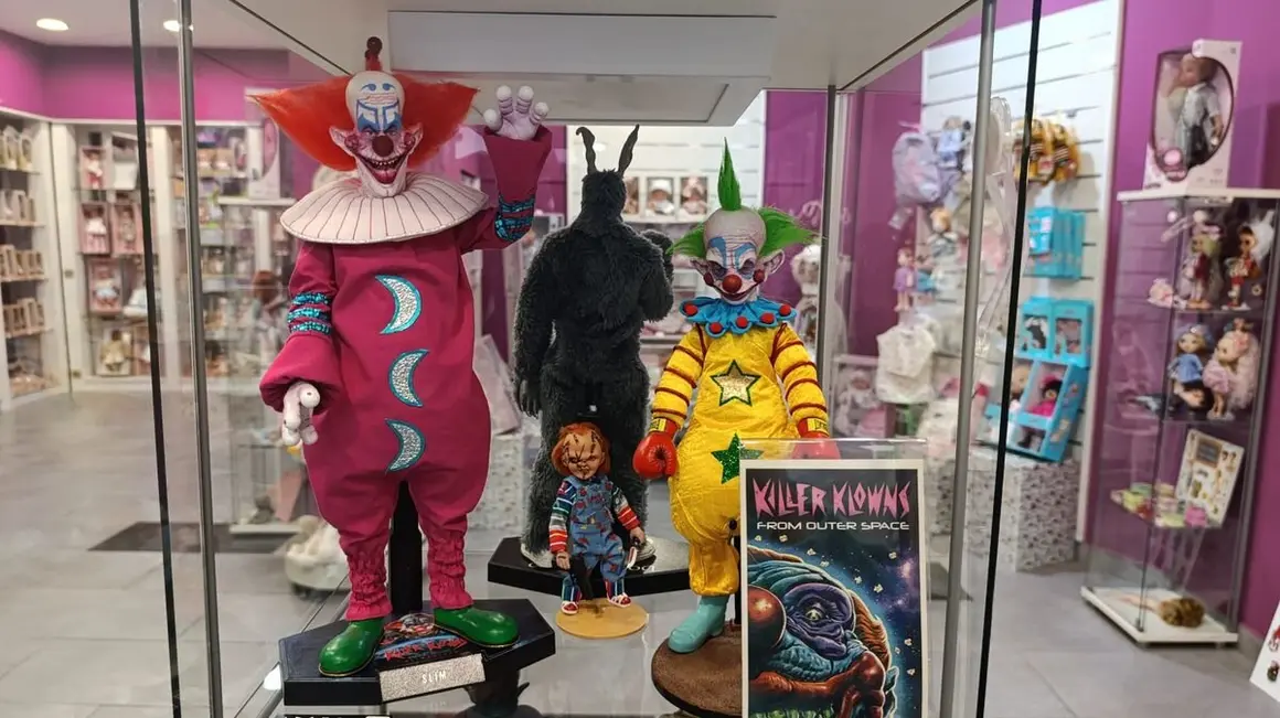 Obras del escultor Jorge Pérez expuestas en Mi tienda Nelybel de León.