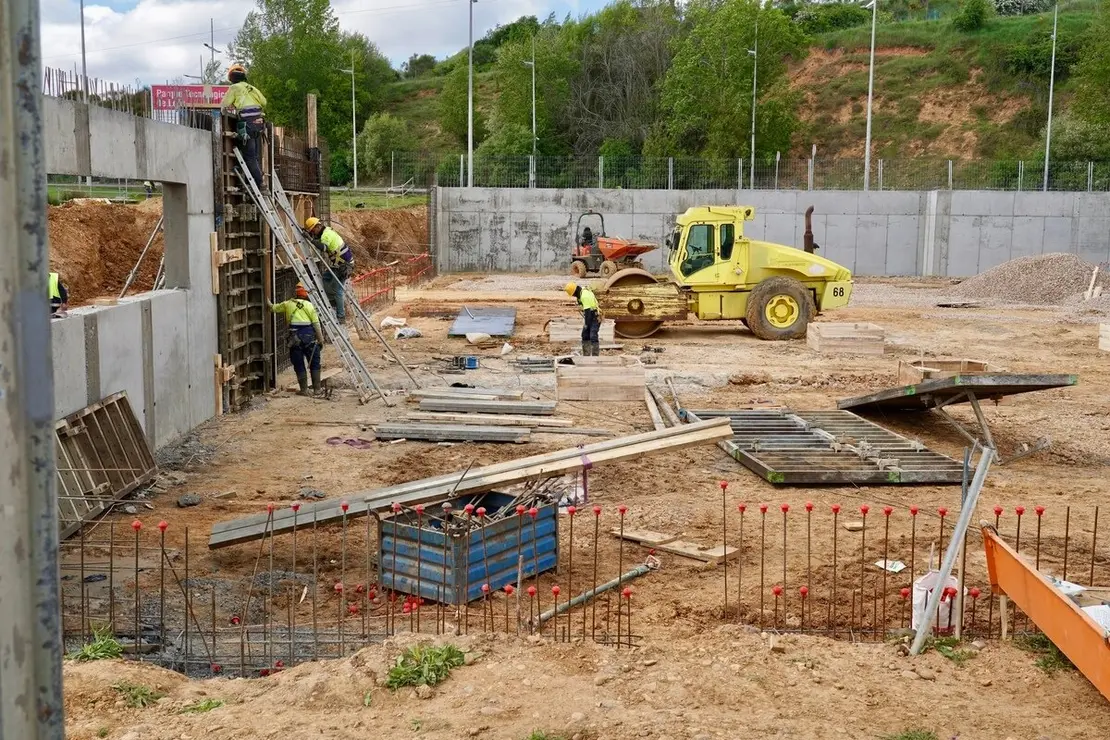 El consejero de Medio Ambiente, Vivienda y Ordenación del Territorio, Juan Carlos Suárez-Quiñones, visita las obras del nuevo edificio institucional en el Parque Tecnológico de León
