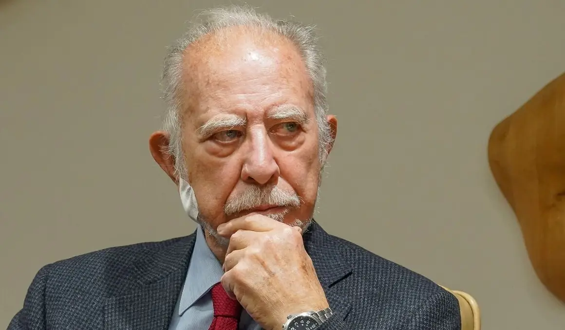 Los escritores José María Merino y Ángeles Encinar mantienen un encuentro con estudiantes, profesores y miembros de la Universidad de León