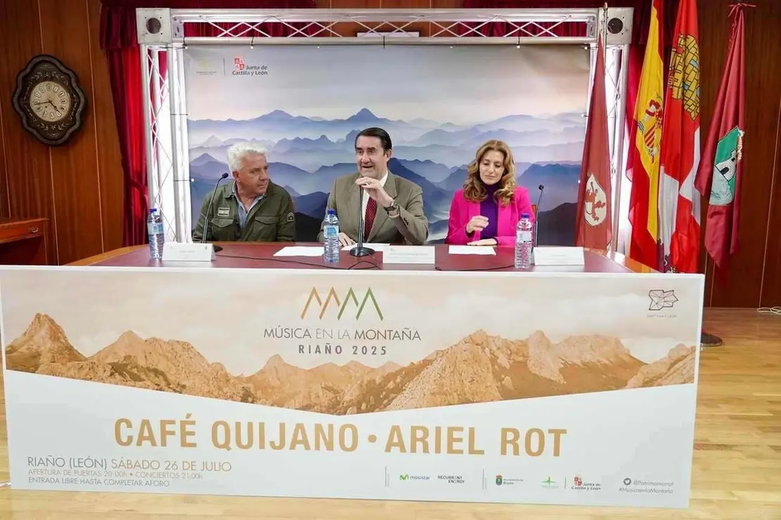 El consejero de Medio Ambiente, Vivienda y Ordenación del Territorio, Juan Carlos Suárez-Quiñones y la viceconsejera de Acción Cultural, Mar Sancho, presentan la VIII Edición de Músicos en la Montaña
