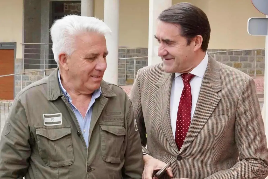 El consejero de Medio Ambiente, Vivienda y Ordenación del Territorio, Juan Carlos Suárez-Quiñones y la viceconsejera de Acción Cultural, Mar Sancho, presentan la VIII Edición de Músicos en la Montaña