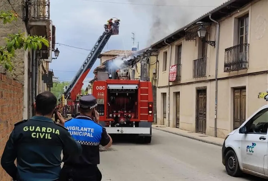 Incendio de una vivienda deshabitada en Mansilla de las Mulas (León)