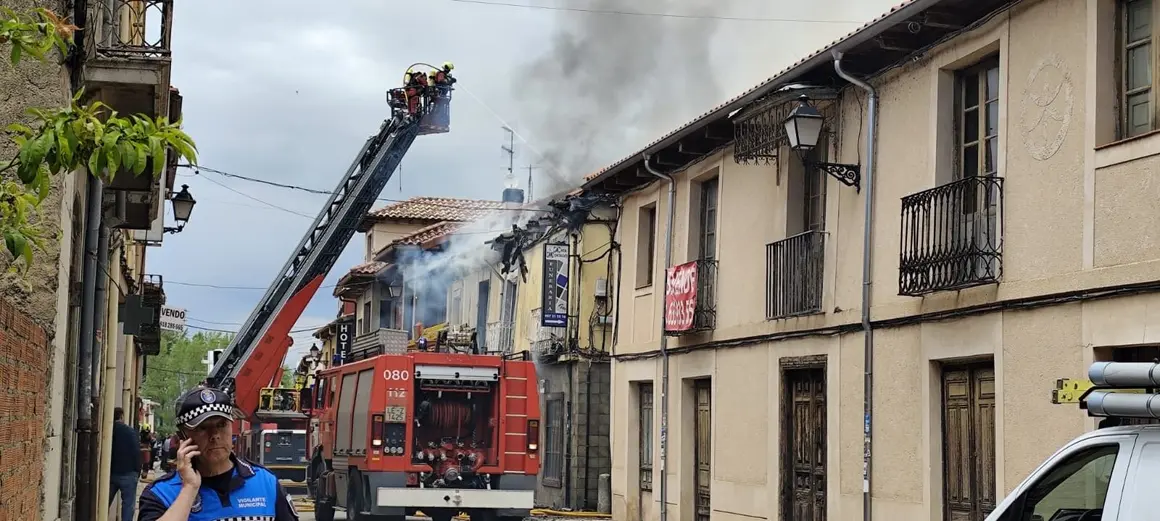 Incendio de una vivienda deshabitada en Mansilla de las Mulas (León)