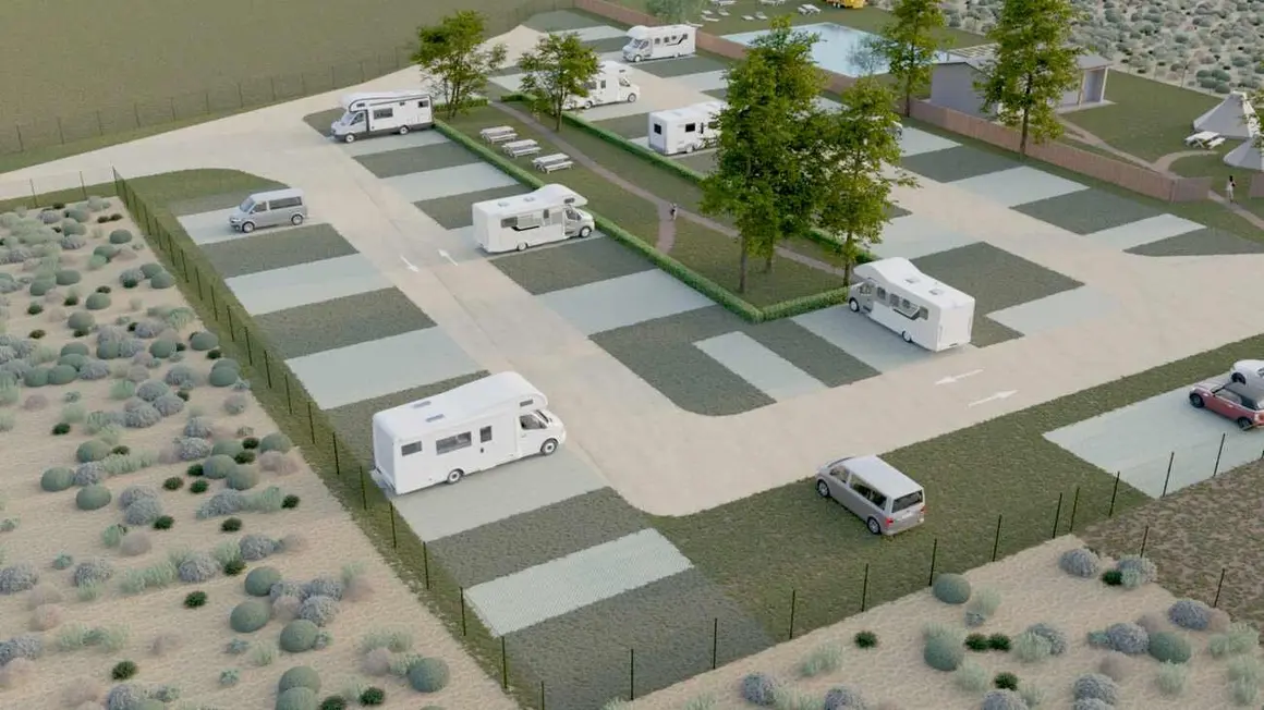 El Ayuntamiento adjudica las obras a Vías y Construcciones del Norte S.L., con un plazo de ejecución de 11 meses y una oferta de 48 parcelas para autocaravanas.