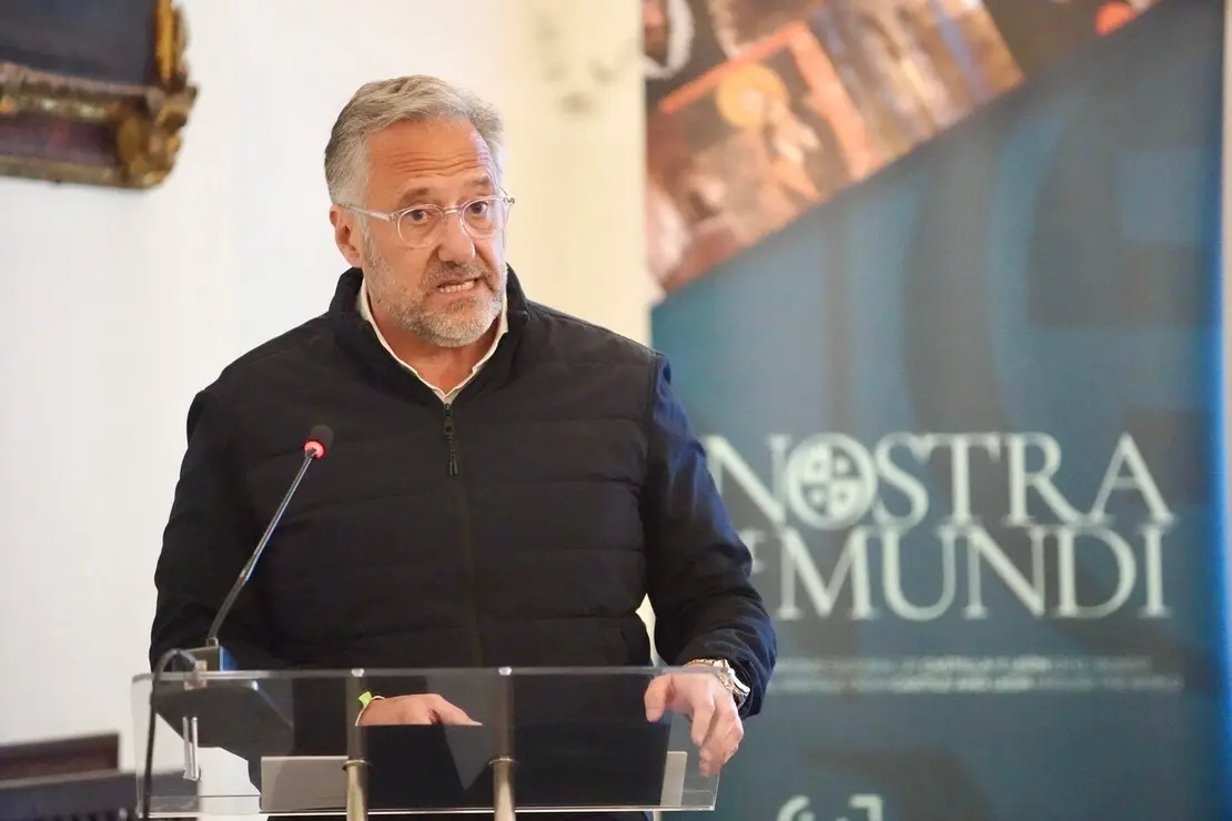 El presidente de las Cortes Autonómicas y de la Fundación de Castilla y León, Carlos Pollán, asiste a la presentación del proyecto ‘Nostra et Mundi’.  Fotos: Campillo