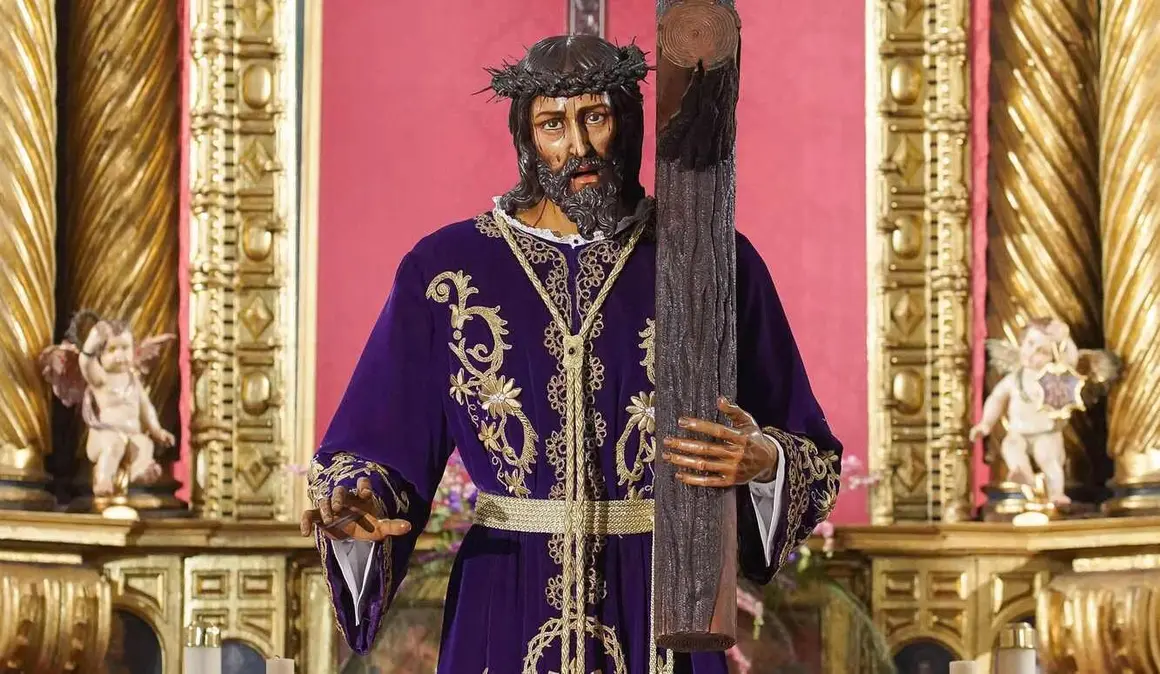 Preparativos de la Cofradía del Dulce Nombre de Jesús Nazareno de León para participar en la Gran Procesión de Roma