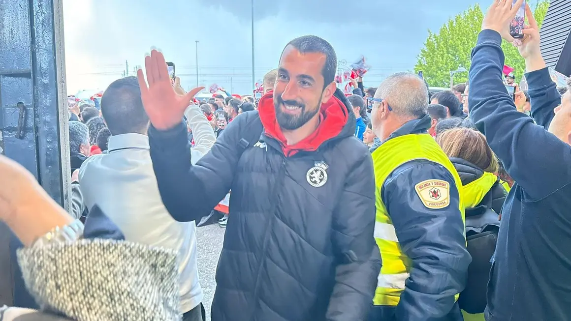 Los jugadores de la Cultural, a su llegada al Reino de León.