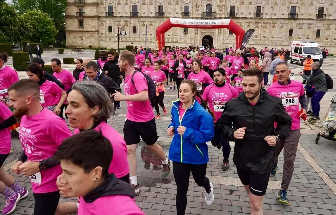 León acoge la quinta edición de la carrera solidaria con motivo del Día Mundial de la Enfermedad de Parkinson