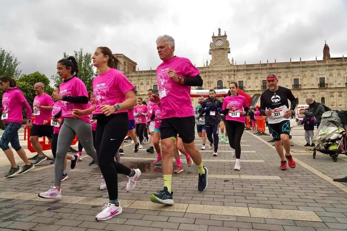 León acoge la quinta edición de la carrera solidaria con motivo del Día Mundial de la Enfermedad de Parkinson