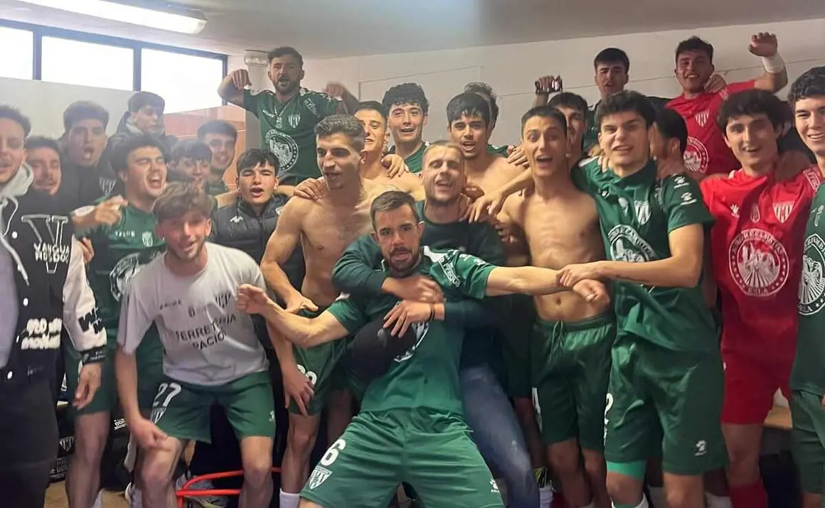 El equipo de Mansilla de las Mulas apura la última jornada para conseguir la anhelada permanencia en Tercera División. Foto: Alba Blanco