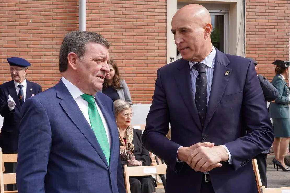 El general de Brigada José Antonio Fernández de Luz de las Heras y el delegado del Gobierno, Nicanor Sen Vélez, presiden el acto conmemorativo del 181 aniversario de la fundación de la Guardia Civil al que también asisten el presidente de las Cortes de Castilla y León, Carlos Pollán, el consejero de la Presidencia, Luis Miguel González Gago, y el alcalde de León, José Antonio Diez