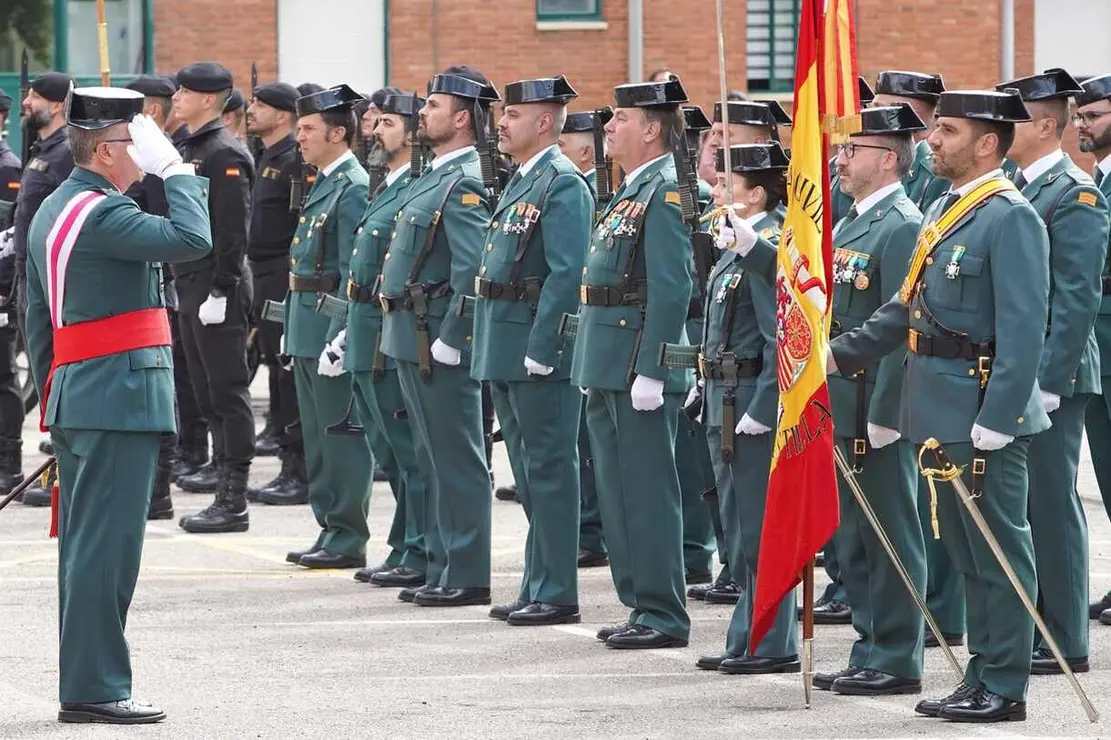 El general de Brigada José Antonio Fernández de Luz de las Heras y el delegado del Gobierno, Nicanor Sen Vélez, presiden el acto conmemorativo del 181 aniversario de la fundación de la Guardia Civil al que también asisten el presidente de las Cortes de Castilla y León, Carlos Pollán, el consejero de la Presidencia, Luis Miguel González Gago, y el alcalde de León, José Antonio Diez