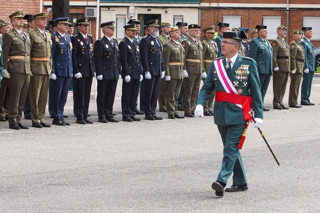 El general de Brigada José Antonio Fernández de Luz de las Heras y el delegado del Gobierno, Nicanor Sen Vélez, presiden el acto conmemorativo del 181 aniversario de la fundación de la Guardia Civil al que también asisten el presidente de las Cortes de Castilla y León, Carlos Pollán, el consejero de la Presidencia, Luis Miguel González Gago, y el alcalde de León, José Antonio Diez