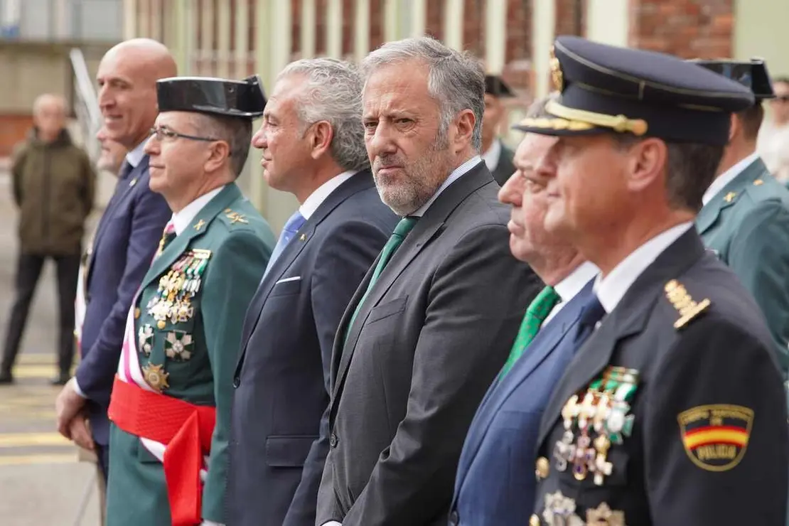 El general de Brigada José Antonio Fernández de Luz de las Heras y el delegado del Gobierno, Nicanor Sen Vélez, presiden el acto conmemorativo del 181 aniversario de la fundación de la Guardia Civil al que también asisten el presidente de las Cortes de Castilla y León, Carlos Pollán, el consejero de la Presidencia, Luis Miguel González Gago, y el alcalde de León, José Antonio Diez