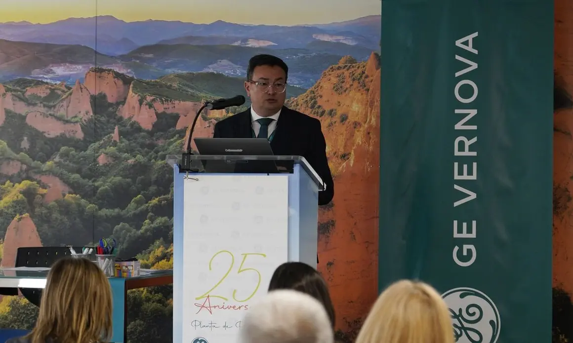 El consejero de Medio Ambiente, Vivienda y Ordenación del Territorio de la Junta de Castilla y León, Juan Carlos Suárez-Quiñones, durante el acto del 25 aniversario de la empresa GE Vernova de Ponferrada