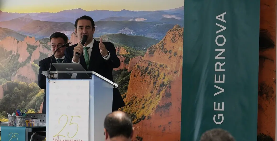 El consejero de Medio Ambiente, Vivienda y Ordenación del Territorio de la Junta de Castilla y León, Juan Carlos Suárez-Quiñones, durante el acto del 25 aniversario de la empresa GE Vernova de Ponferrada