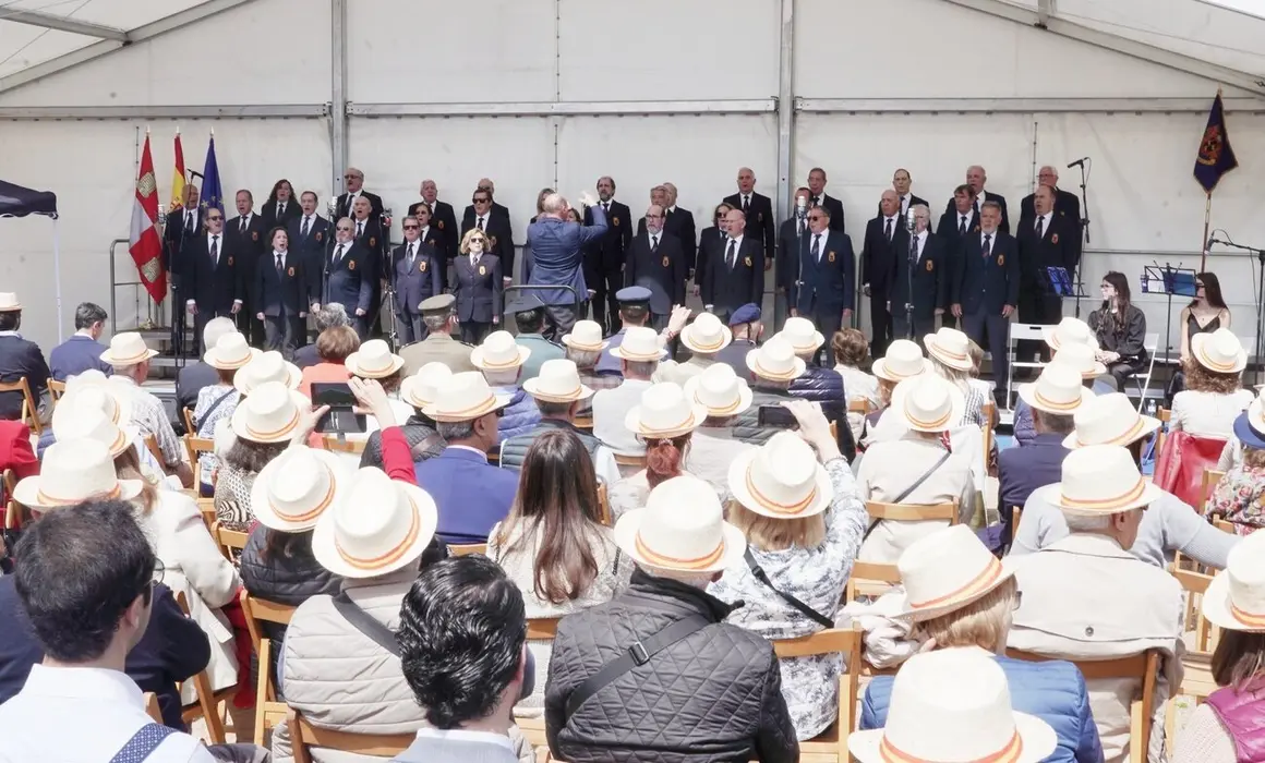 Concierto del Orfeón de la Hermandad de Veteranos de las Fuerzas Armadas y la Guardia Civil con motivo del Día de las Fuerzas Armadas.