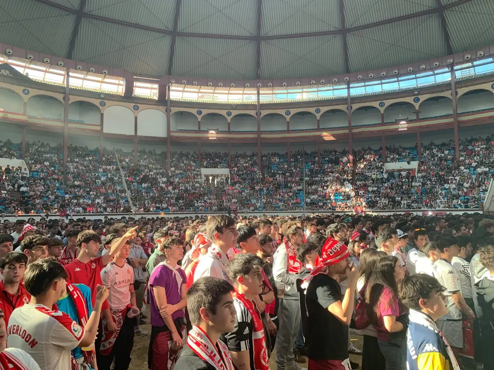 Ambientazo en la fanzone...
