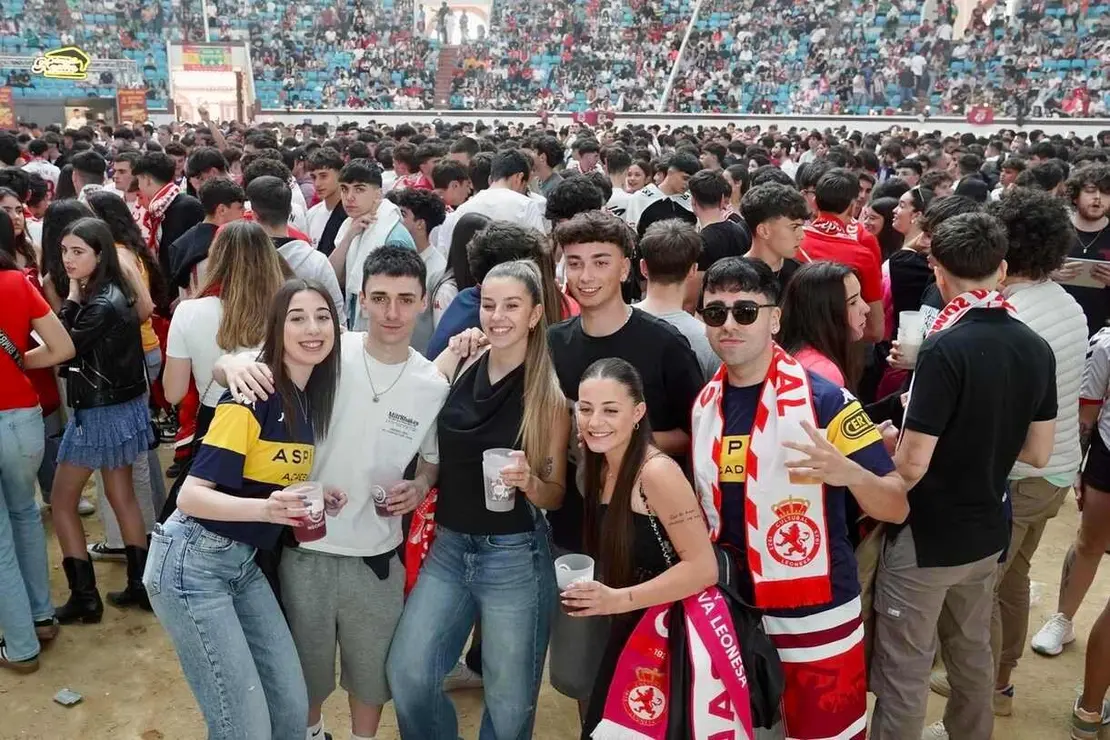 Fanzone de la Cultural y Deportiva Leonesa en el León Arena