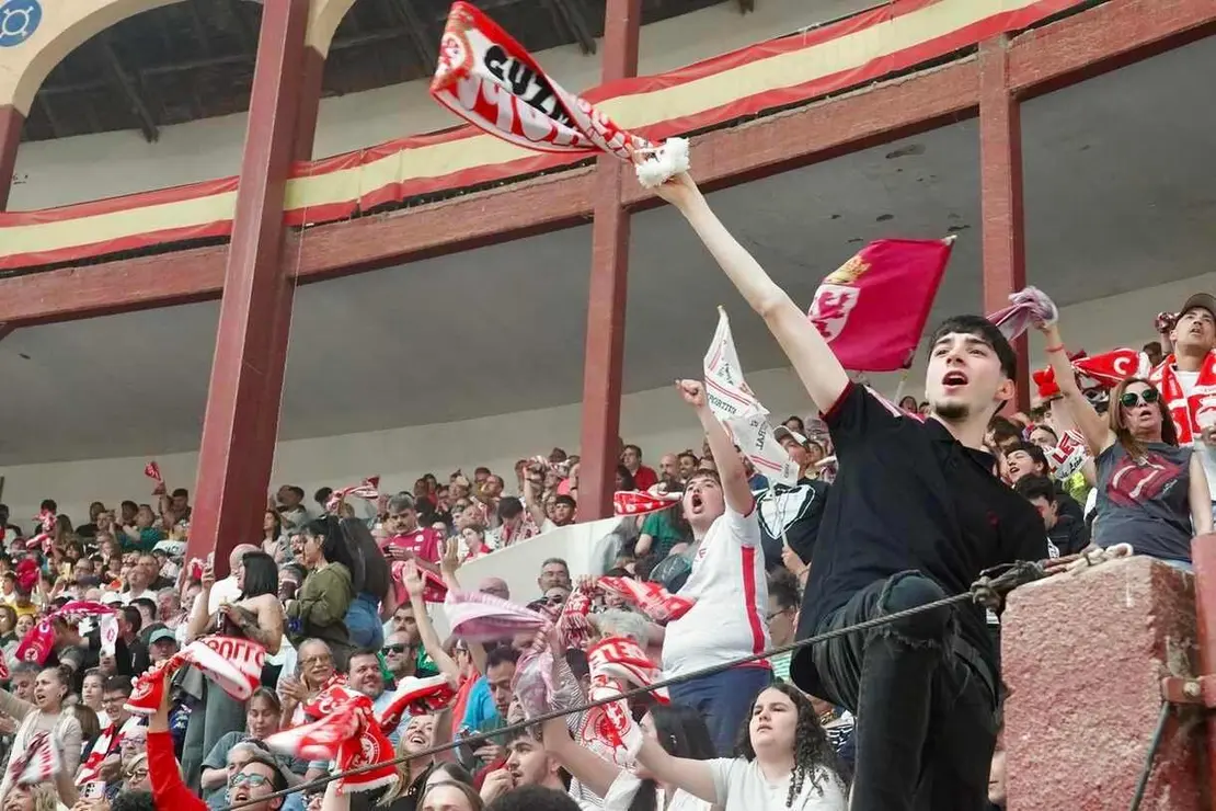 Fanzone de la Cultural y Deportiva Leonesa en el León Arena