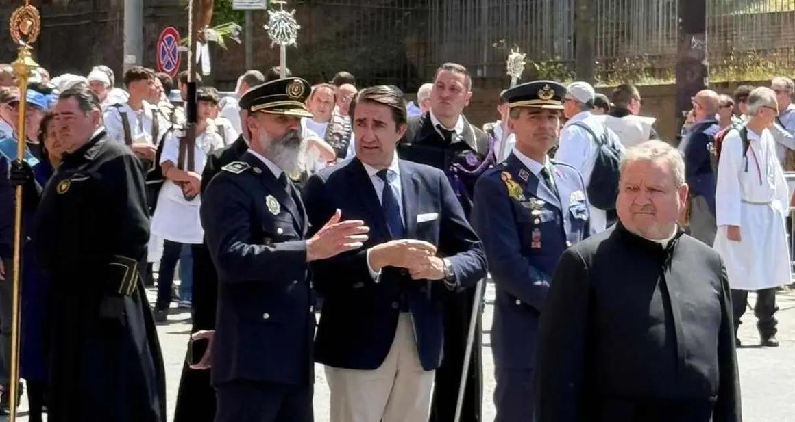 La Cofradía del Dulce Nombre de Jesús Nazareno de León participa en la Gran Procesión organizada con motivo del Jubileo de las Cofradías en Roma.