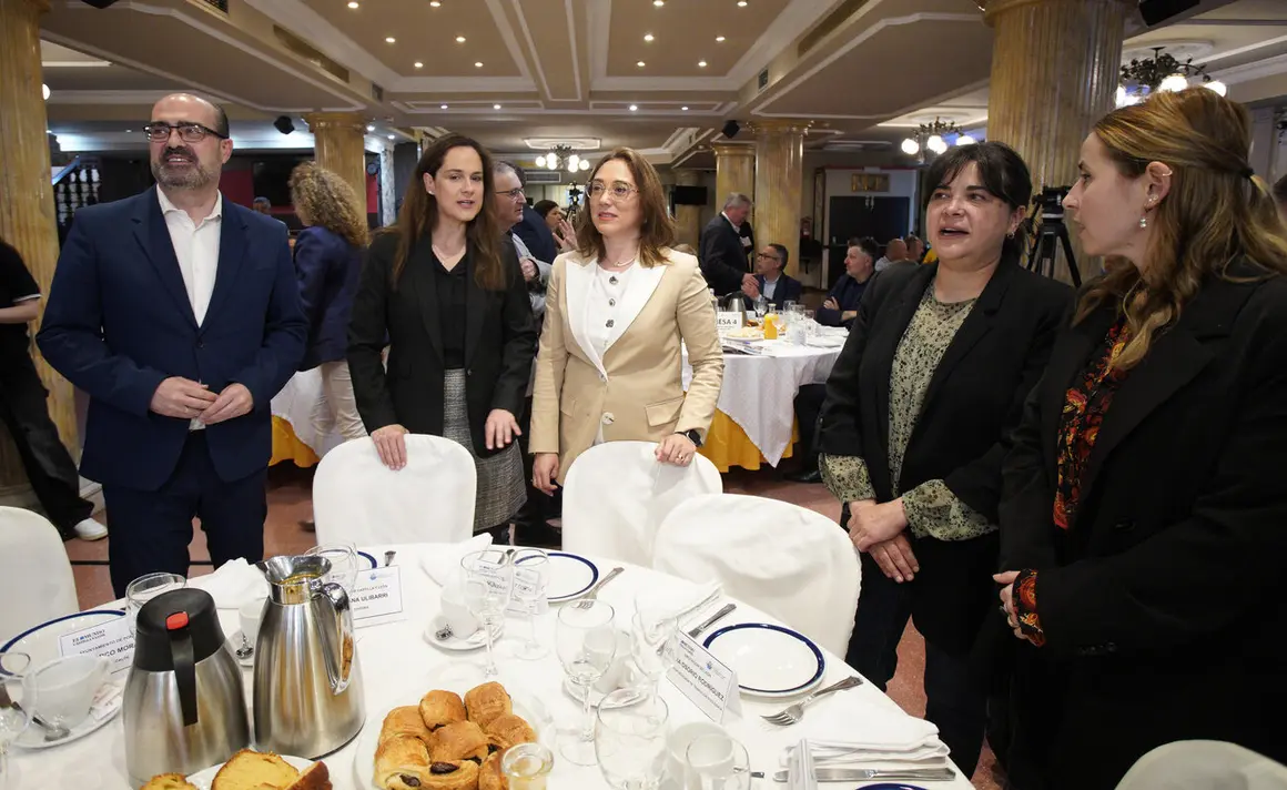 La consejera de Agricultura, Ganadería y Desarrollo Rural, María González Corral, asiste en Ponferrada al Club de Prensa de El Mundo Castilla y León titulado ‘La fuerza del sector agrario en Castilla y León’, organizado por el Consejo Económico y Social de Castilla y León