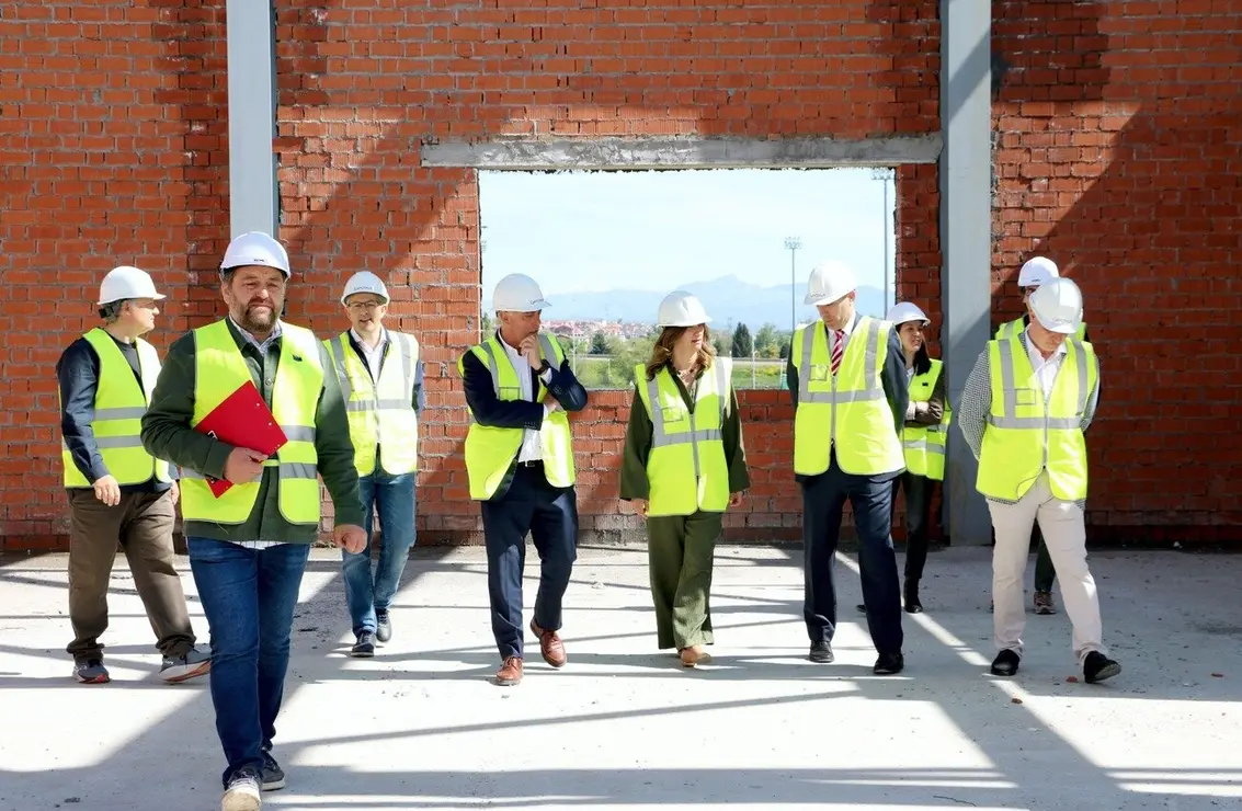 La rectora de la Universidad de León visita las obras de la Casa del Estudiante.