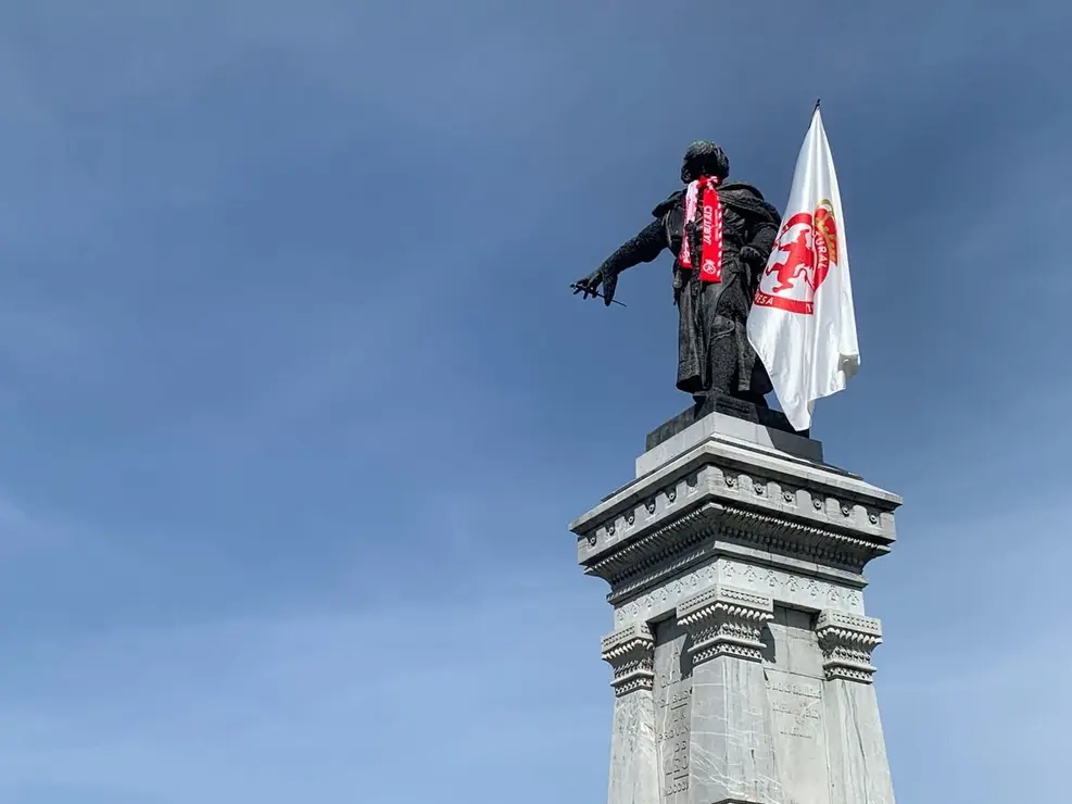 Guzmán se viste con los colores de la Cultural.