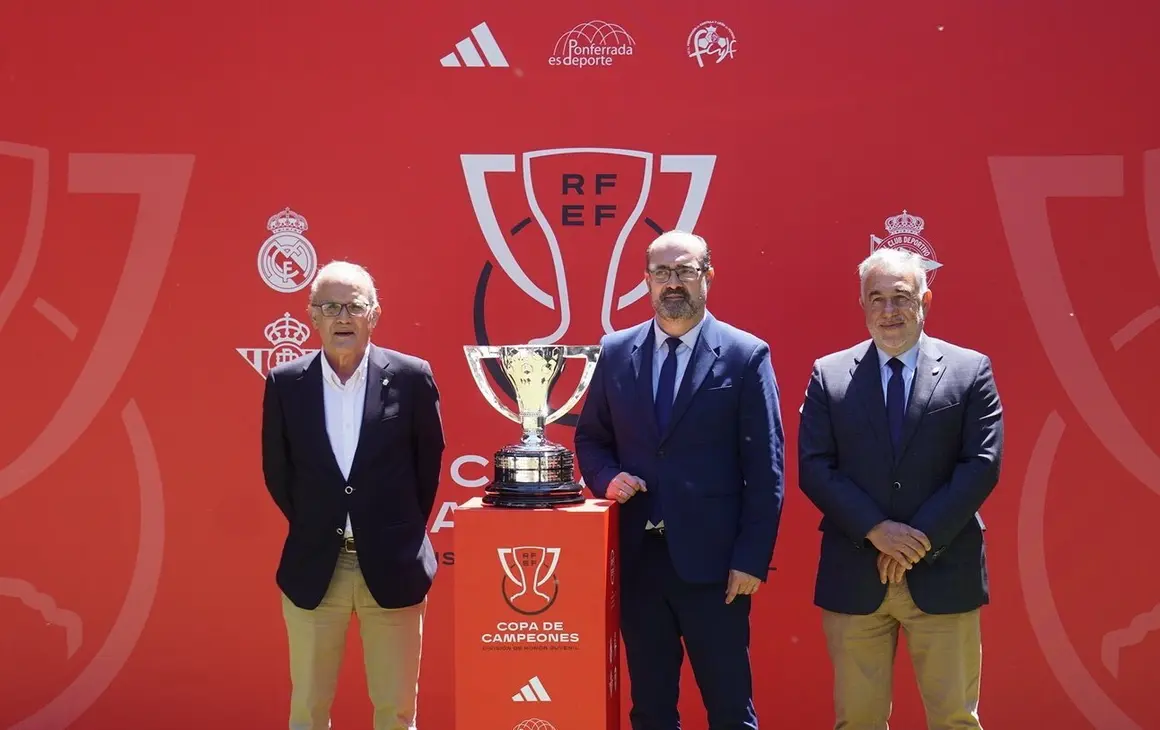 El Castillo de los Templarios acogió el sorteo del torneo que coronará al campeón nacional juvenil en El Toralín.