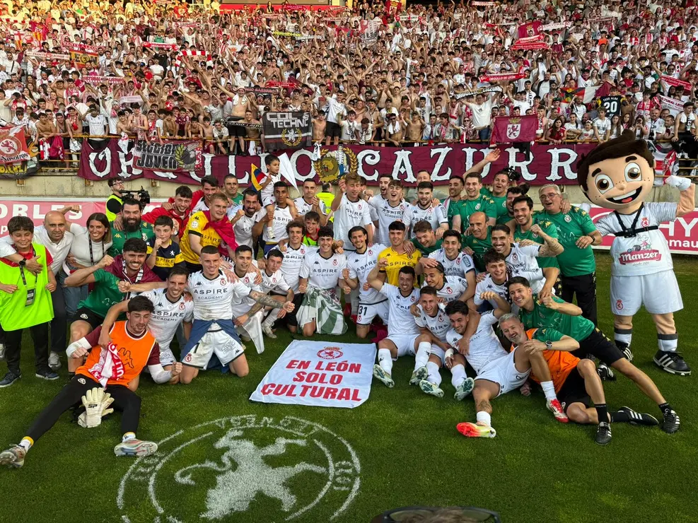 Un ascenso es una vida. Así lo celebró la Cultural.
