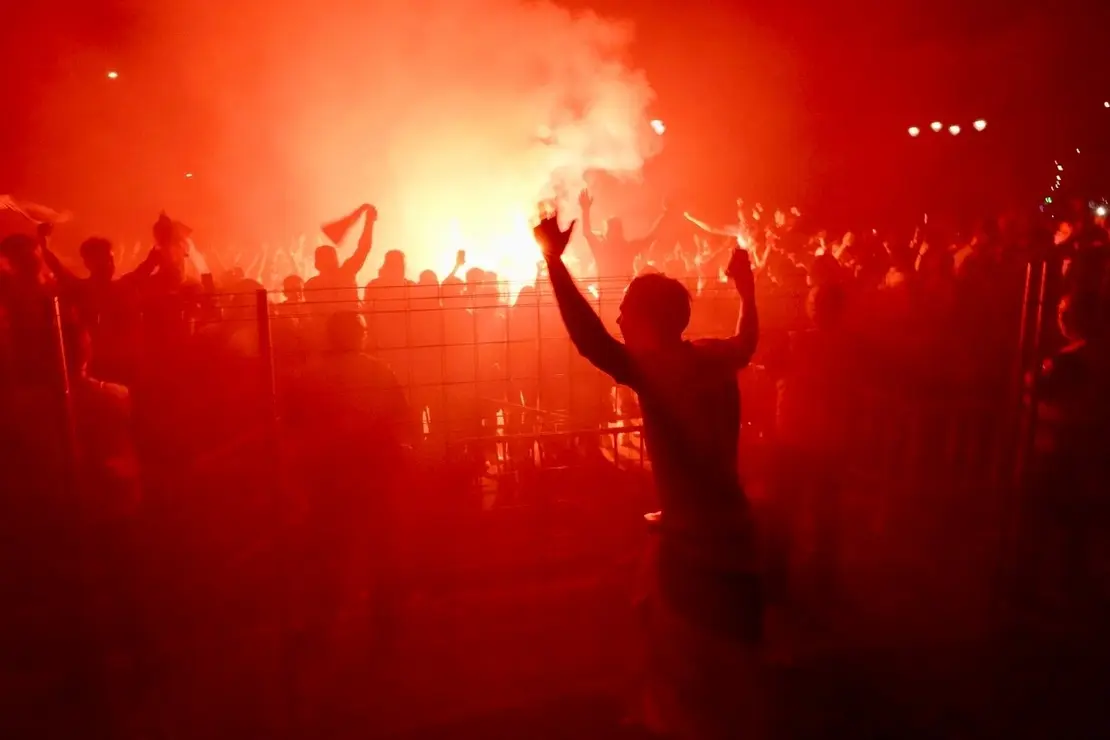 Celebración del ascenso de la Cultural y Deportiva Leonesa en la fuente de Guzmán