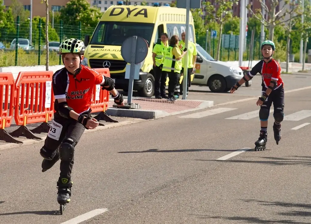 II Carrera Solidaria ‘Patinando por Angola’ organizada por el Centro Juvenil Don Bosco en el barrio de La Lastra de León