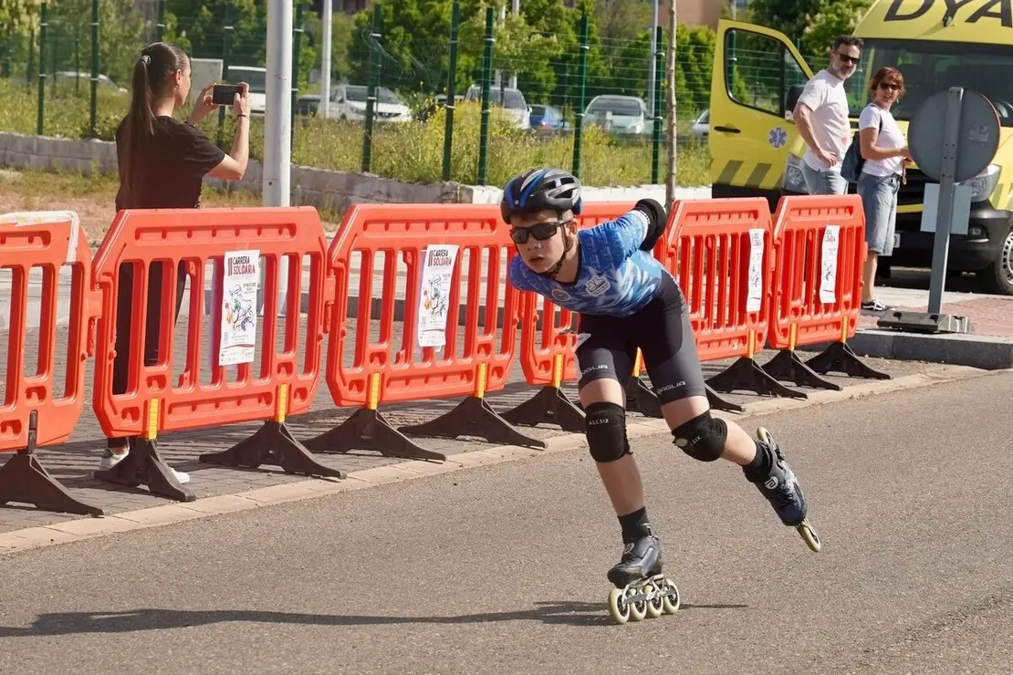 II Carrera Solidaria ‘Patinando por Angola’ organizada por el Centro Juvenil Don Bosco en el barrio de La Lastra de León