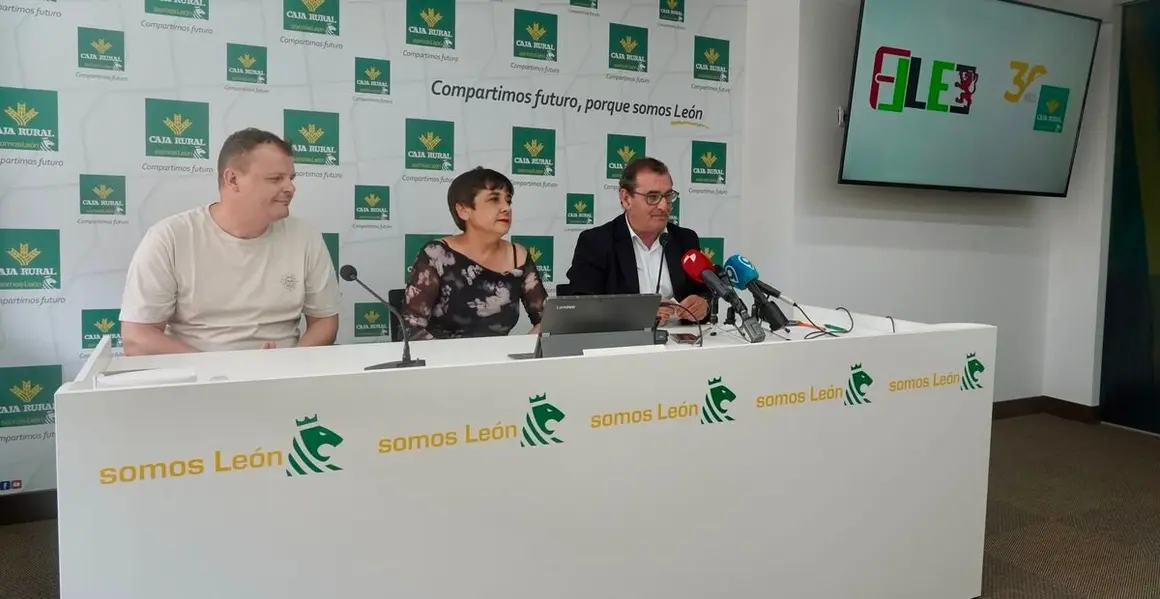 Presentación de la renovación del acuerdo de colaboración de Caja Rural con la Federación de Lucha Leonesa