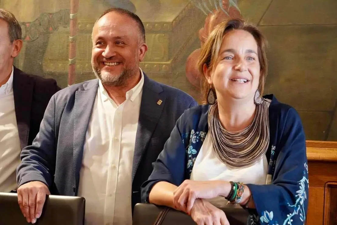 El presidente de la Diputación, Gerardo Álvarez Courel, y el resto de la corporación provincial reciben a la plantilla, cuerpo técnico y directiva de la Cultural y Deportiva Leonesa tras su ascenso a Segunda División