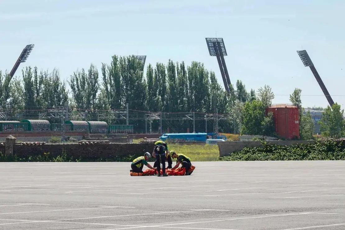 Exposición de medios del Ejército de Tierra y la Guardia Civil en el Palacio de Exposiciones de León con motivo del Día de las Fuerzas Armadas