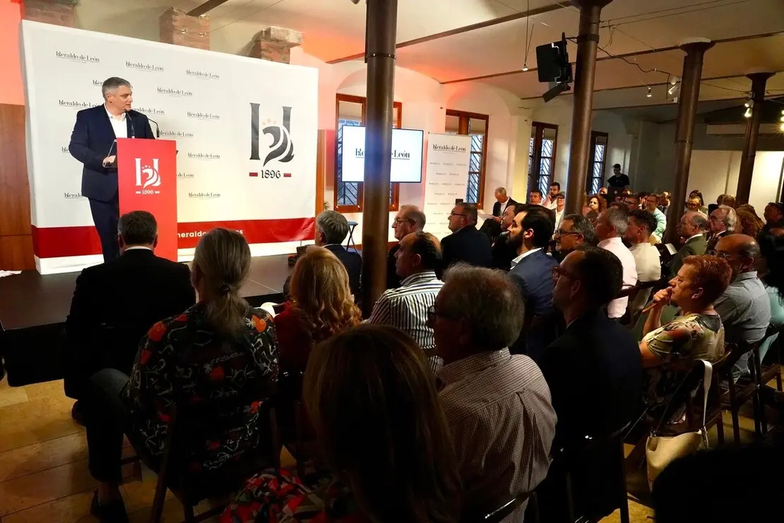 Acto de presentación oficial del medio de comunicación Heraldo de León.
