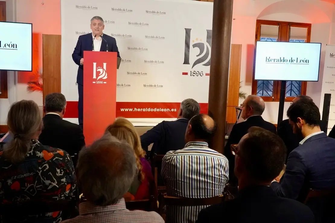 Acto de presentación oficial del medio de comunicación Heraldo de León.