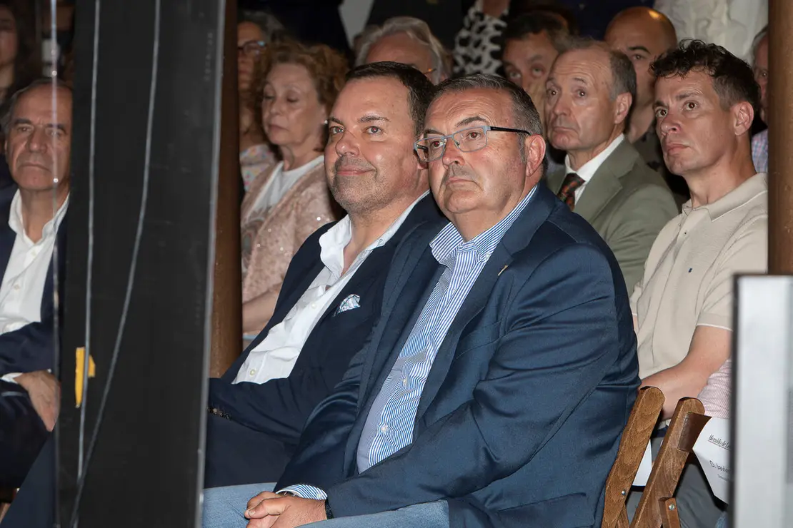 Heraldo oficial (10)