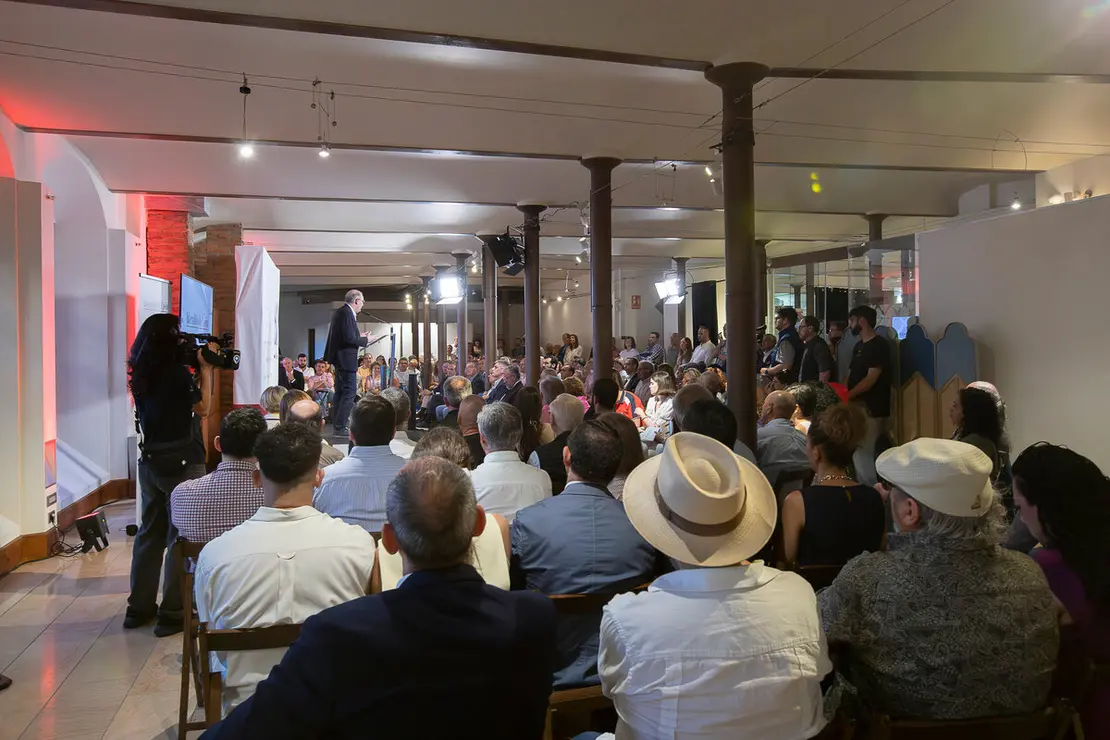 Heraldo oficial (11)