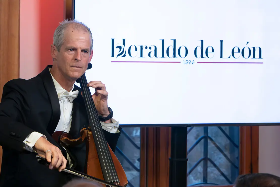 Heraldo oficial (14)