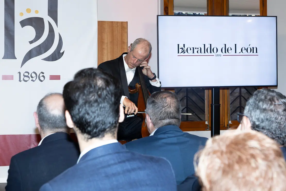 Heraldo oficial (22)