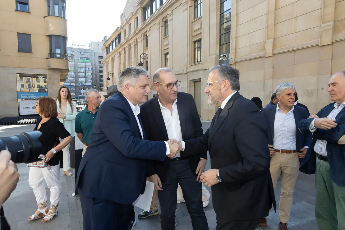 Heraldo oficial (26)