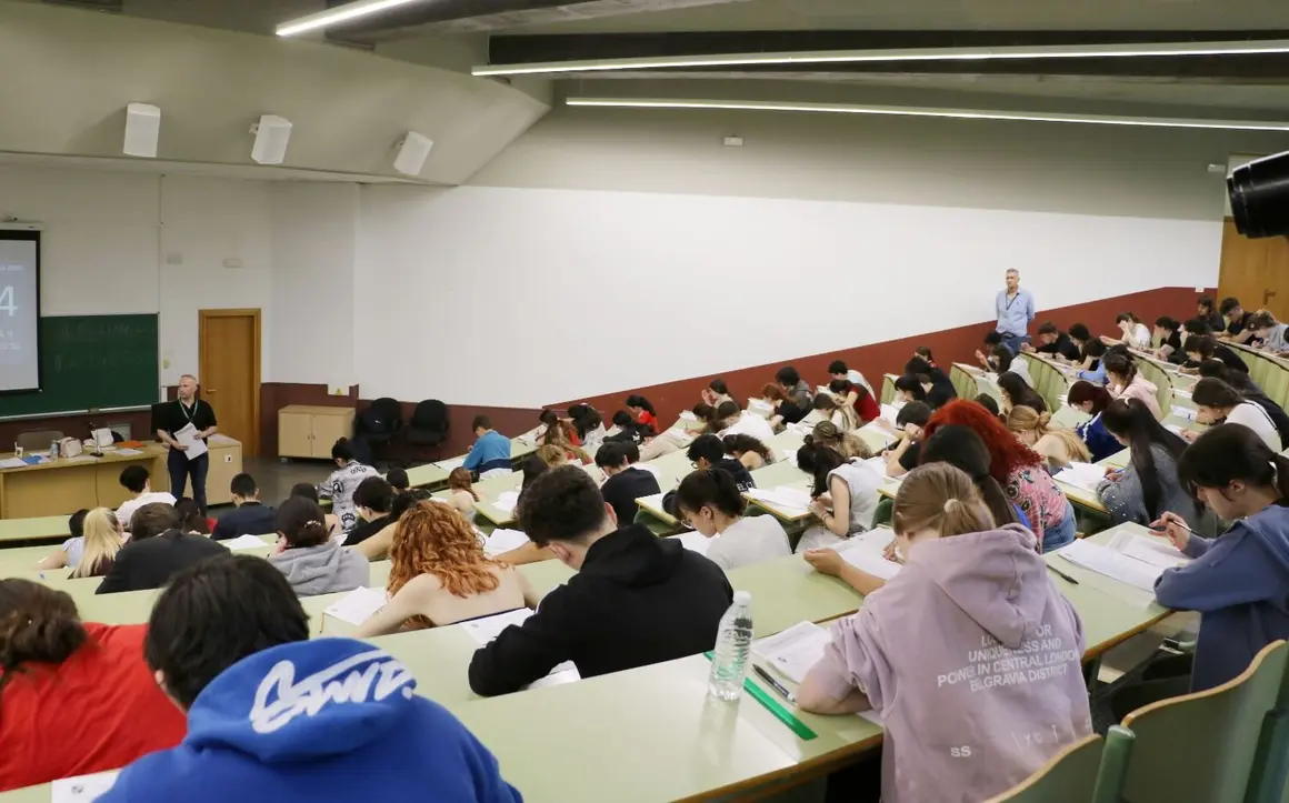 Universidad PAU 12