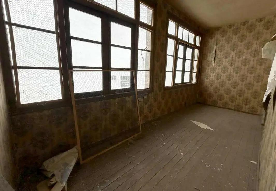 Imagen del piso a la venta por Bierzo Fincas en un inmueble histórico de Ordoño II.