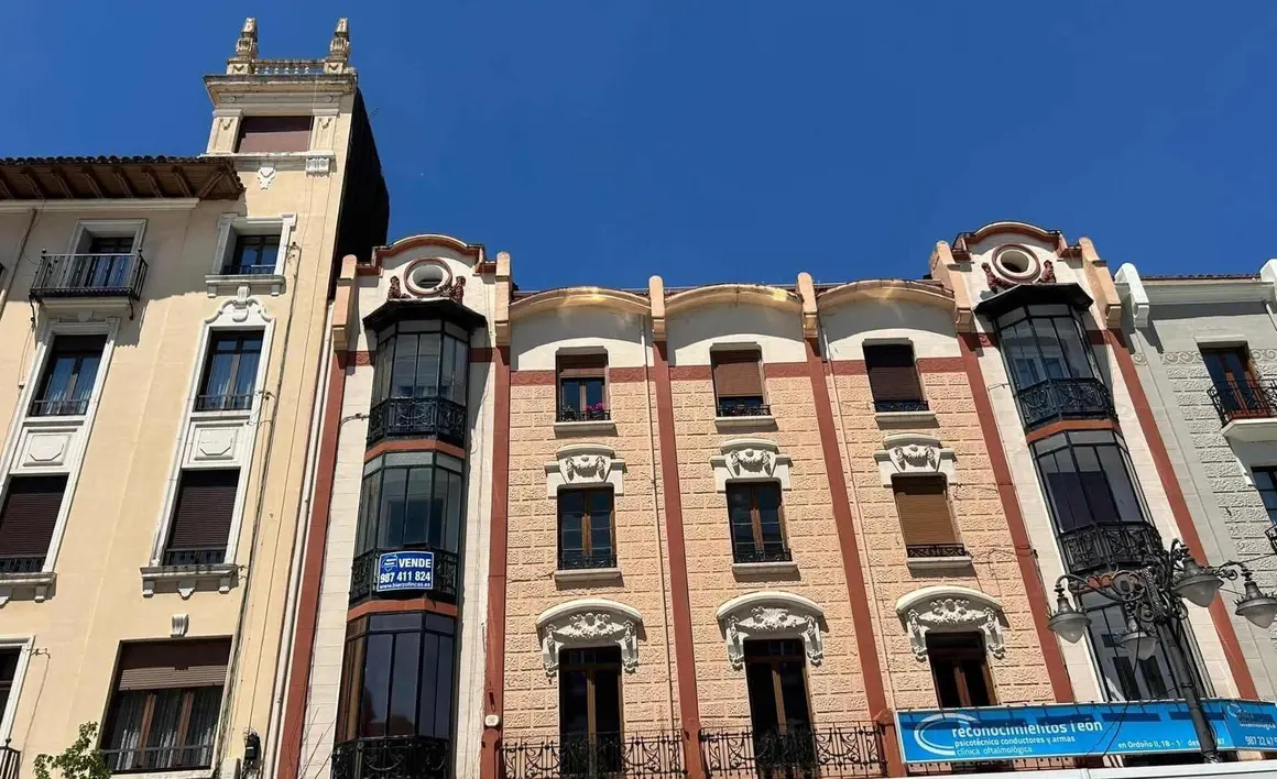 Imagen de una vivienda a la venta en la céntrica calle de Ordoño II.