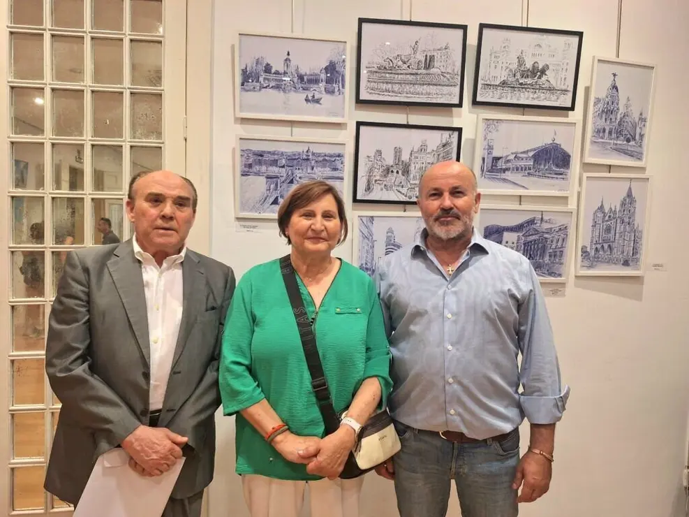 La Casa de León en Madrid acogió este jueves la inauguración de la exposición de pintura 'León-Madrid: naturaleza y ciudad', del artista leonés José Carlos Álvarez Sabugal, arquitecto de profesión y afincado en Madrid desde los diez años.